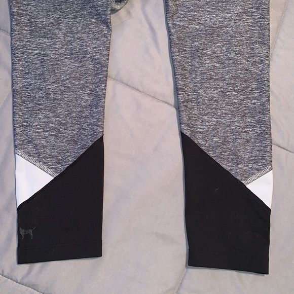 PINK VICTORIA SECRET YOGA LEGGINGS. - Picture 6 of 8